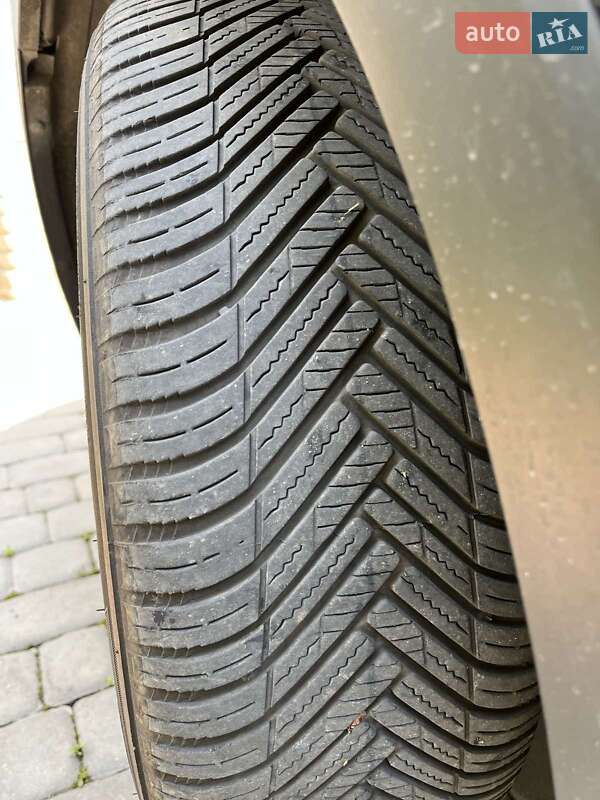 Внедорожник / Кроссовер Kia Sorento 2016 в Луцке