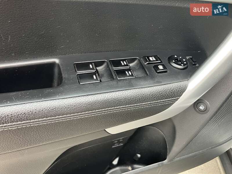 Позашляховик / Кросовер Kia Sorento 2010 в Львові