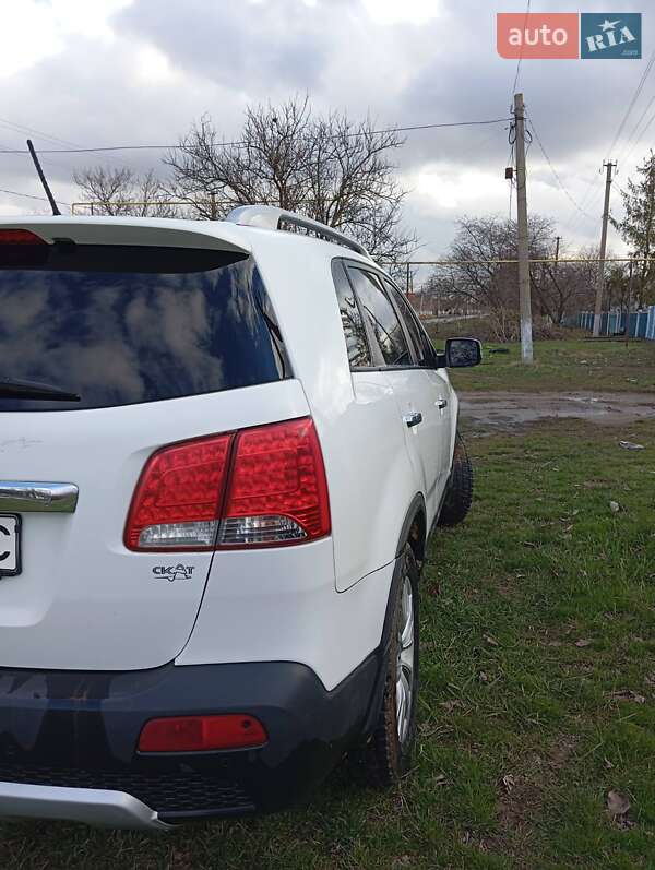 Внедорожник / Кроссовер Kia Sorento 2011 в Великой Михайловке