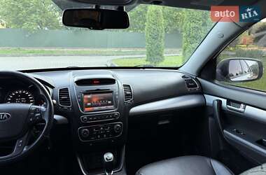 Внедорожник / Кроссовер Kia Sorento 2012 в 