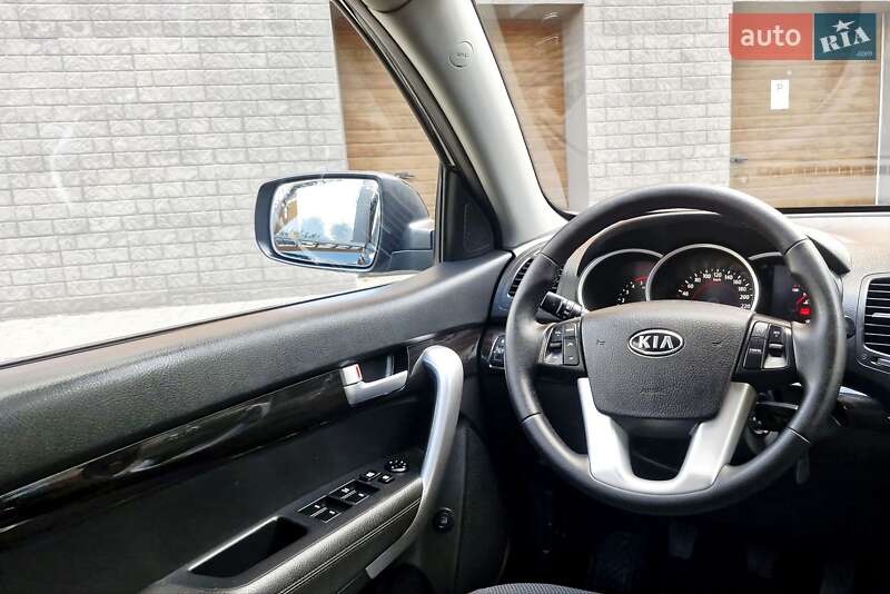 Внедорожник / Кроссовер Kia Sorento 2010 в Ивано-Франковске
