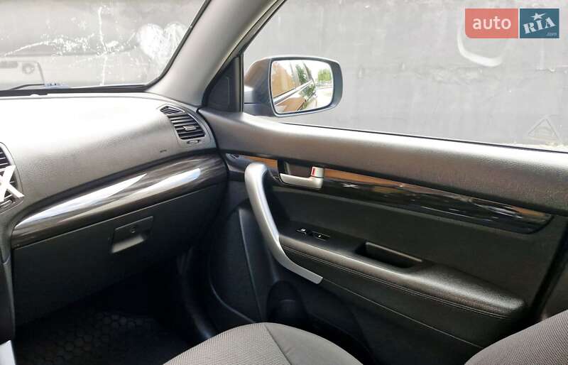 Внедорожник / Кроссовер Kia Sorento 2010 в Ивано-Франковске