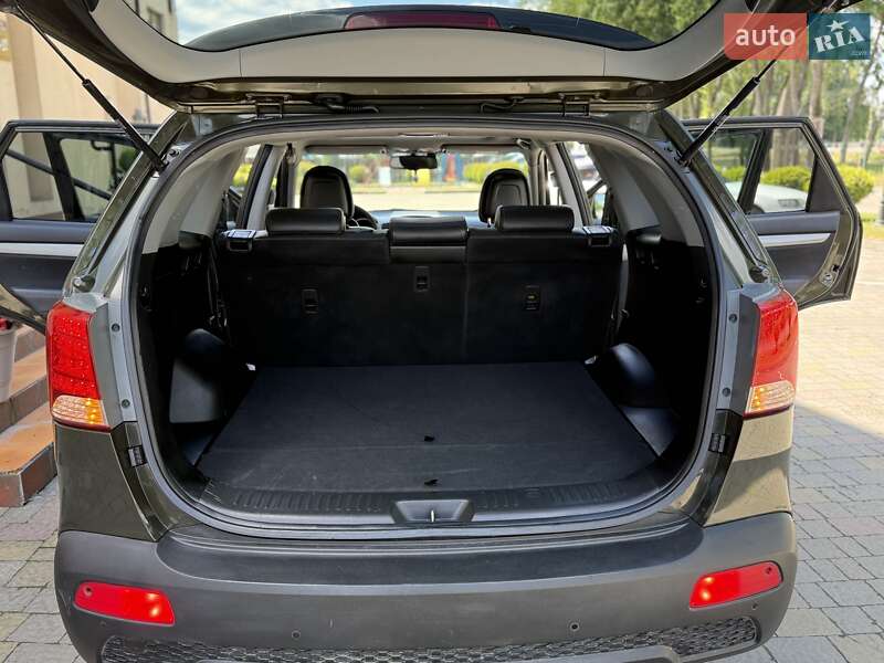 Внедорожник / Кроссовер Kia Sorento 2010 в Стрые