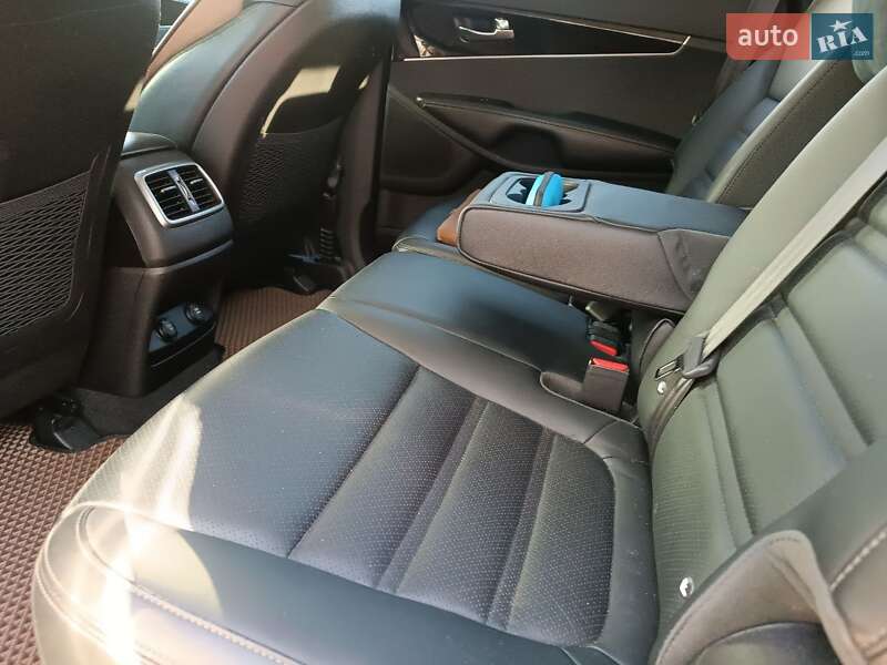 Позашляховик / Кросовер Kia Sorento 2016 в Києві