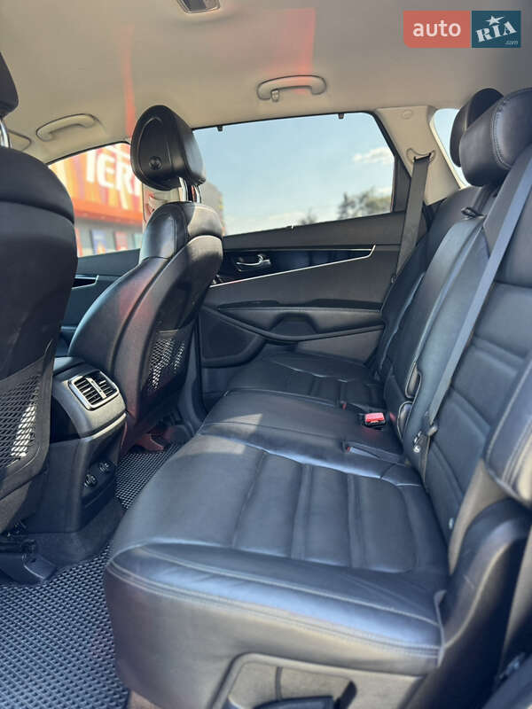 Внедорожник / Кроссовер Kia Sorento 2015 в Кривом Роге