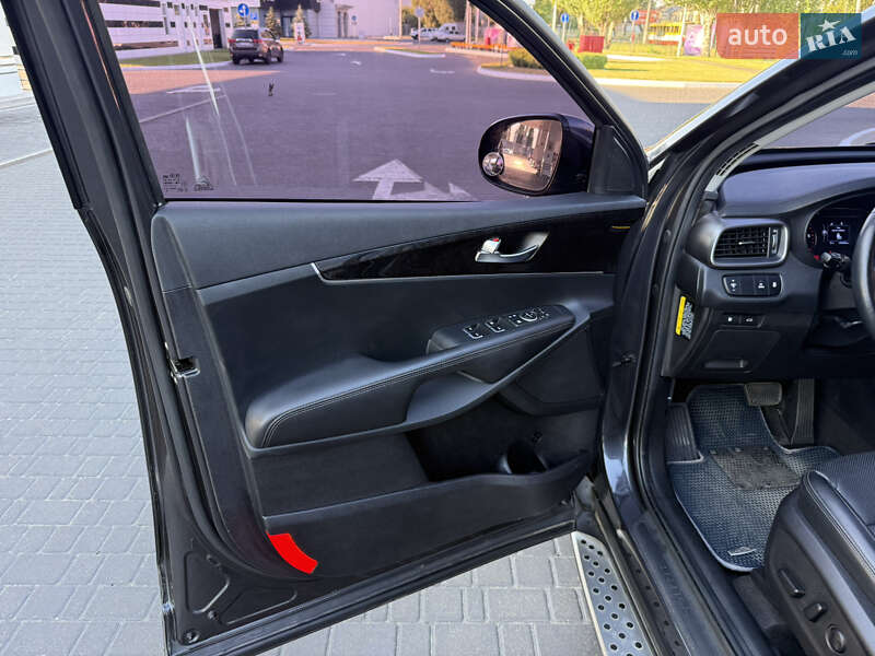 Внедорожник / Кроссовер Kia Sorento 2015 в Одессе