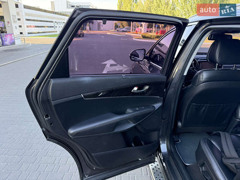 Внедорожник / Кроссовер Kia Sorento 2015 в Одессе