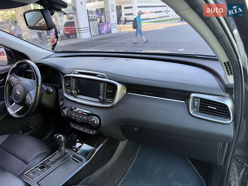Внедорожник / Кроссовер Kia Sorento 2015 в Одессе