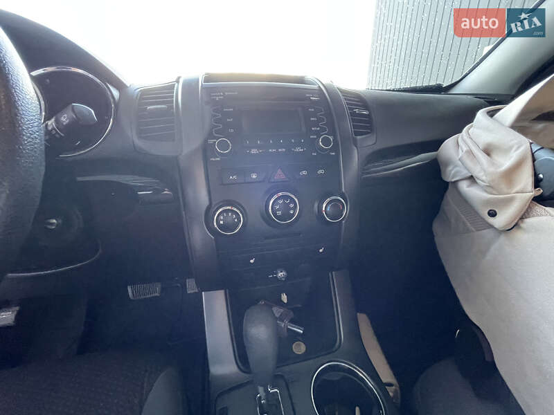 Внедорожник / Кроссовер Kia Sorento 2011 в Надворной