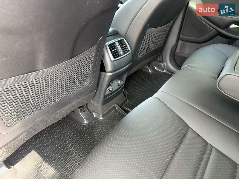 Внедорожник / Кроссовер Kia Sorento 2016 в Киеве