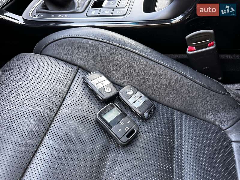 Позашляховик / Кросовер Kia Sorento 2015 в Стрию