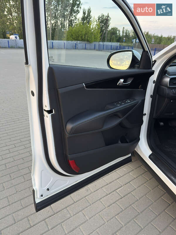 Позашляховик / Кросовер Kia Sorento 2015 в Луцьку