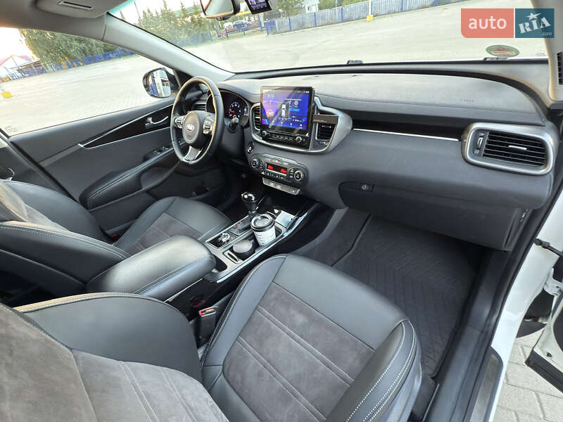 Позашляховик / Кросовер Kia Sorento 2015 в Луцьку
