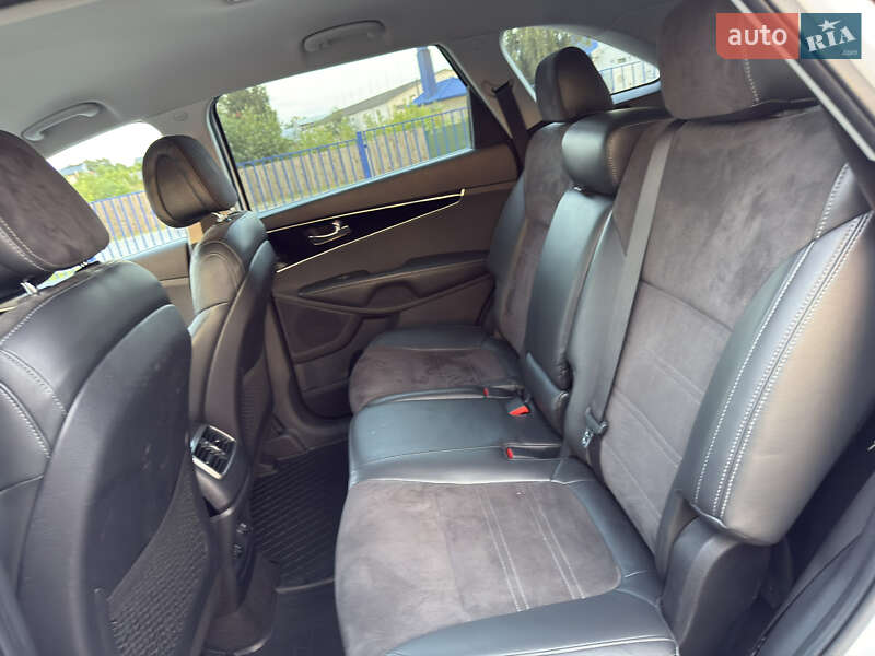 Позашляховик / Кросовер Kia Sorento 2015 в Луцьку