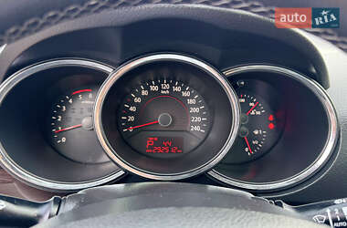 Внедорожник / Кроссовер Kia Sorento 2011 в 