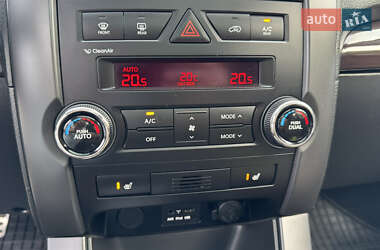 Внедорожник / Кроссовер Kia Sorento 2011 в 