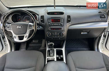 Внедорожник / Кроссовер Kia Sorento 2013 в 