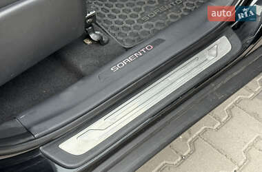 Внедорожник / Кроссовер Kia Sorento 2011 в 