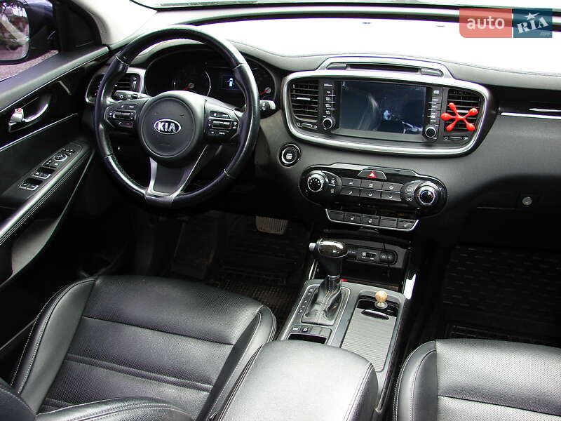 Внедорожник / Кроссовер Kia Sorento 2015 в Одессе
