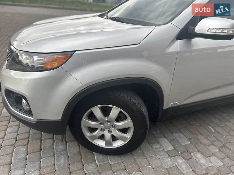 Внедорожник / Кроссовер Kia Sorento 2012 в Городенке