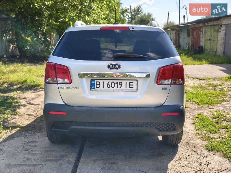Внедорожник / Кроссовер Kia Sorento 2011 в Харькове