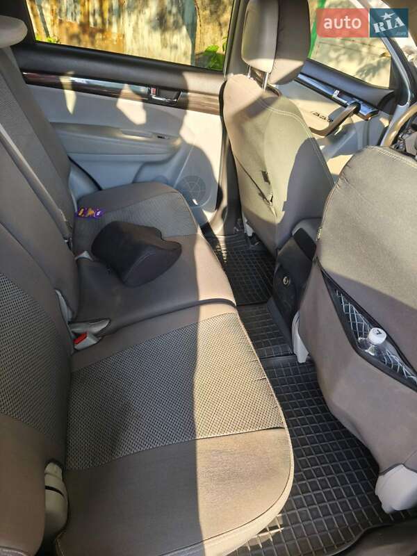 Внедорожник / Кроссовер Kia Sorento 2011 в Харькове