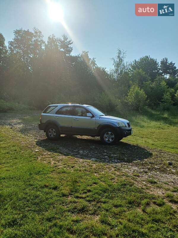 Внедорожник / Кроссовер Kia Sorento 2004 в Хусте