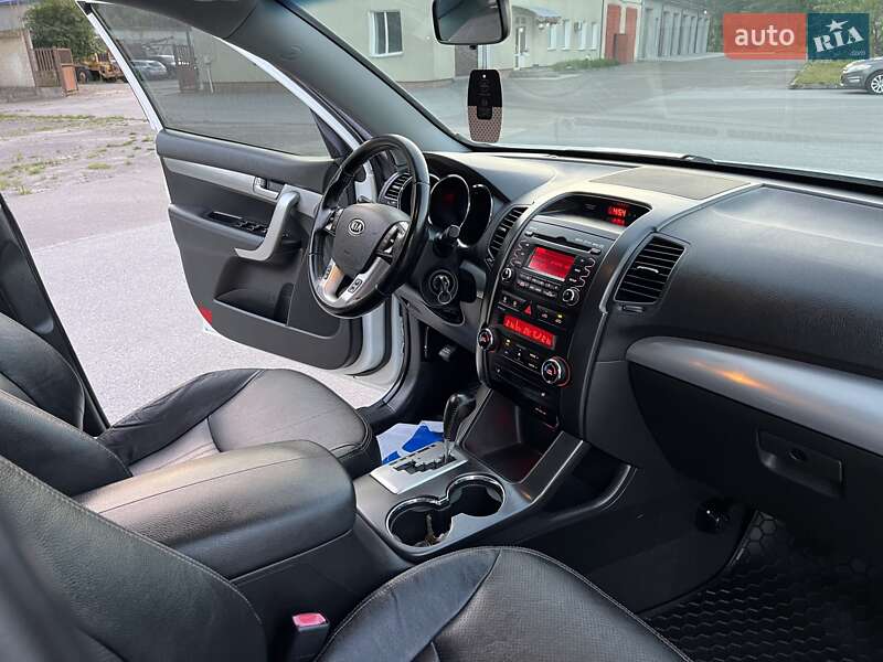 Внедорожник / Кроссовер Kia Sorento 2011 в Радивилове
