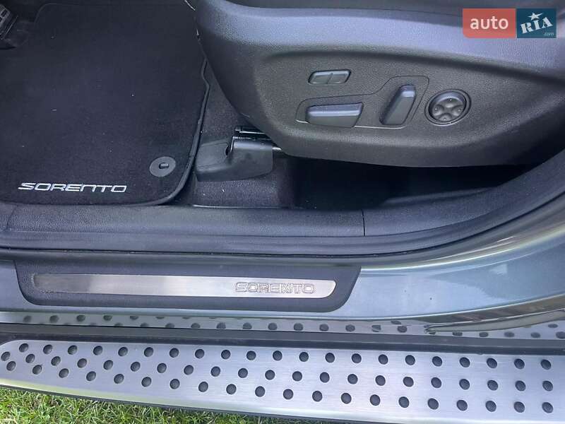 Внедорожник / Кроссовер Kia Sorento 2016 в Самборе