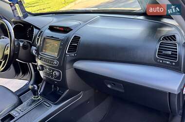 Внедорожник / Кроссовер Kia Sorento 2013 в 