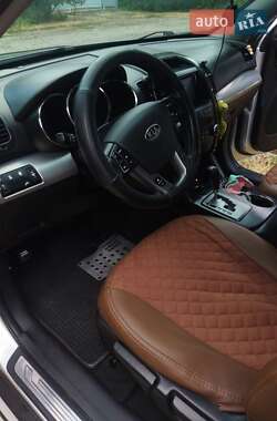 Внедорожник / Кроссовер Kia Sorento 2012 в 
