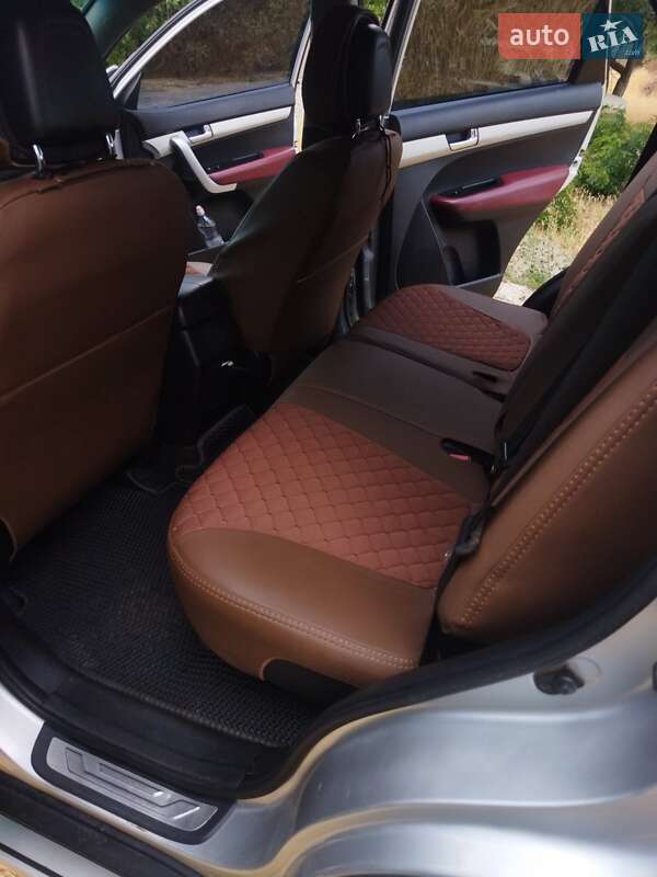 Внедорожник / Кроссовер Kia Sorento 2012 в Новом Буге