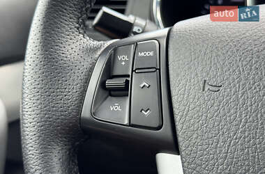 Внедорожник / Кроссовер Kia Sorento 2011 в 