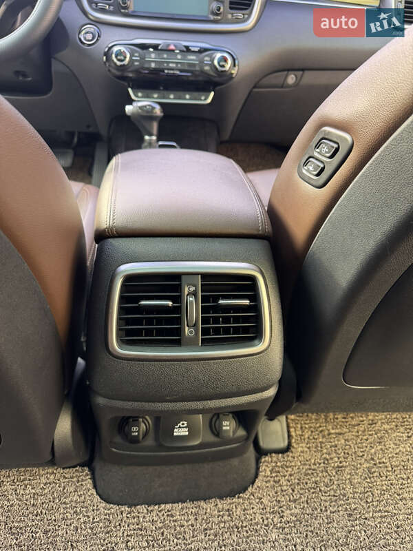 Позашляховик / Кросовер Kia Sorento 2015 в Києві