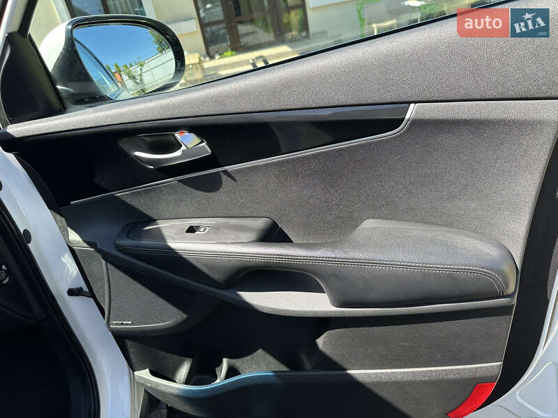 Внедорожник / Кроссовер Kia Sorento 2017 в Сумах фото 12 Внедорожник / Кроссовер Kia Sorento 2017 в Сумах