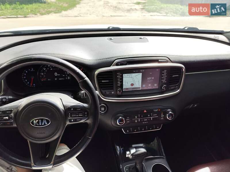 Позашляховик / Кросовер Kia Sorento 2017 в Харкові