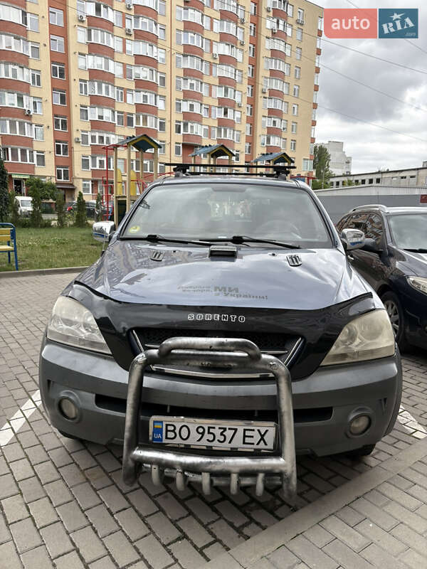 Внедорожник / Кроссовер Kia Sorento 2004 в 
