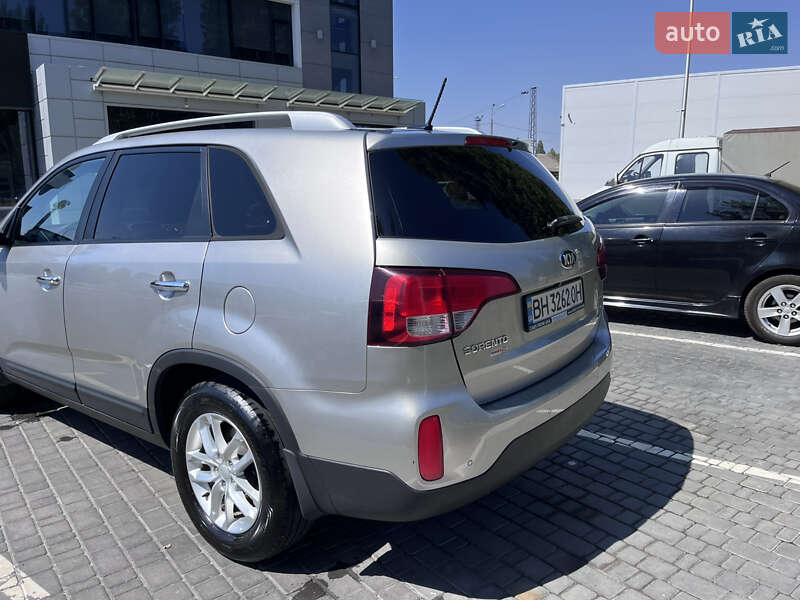 Позашляховик / Кросовер Kia Sorento 2014 в Одесі