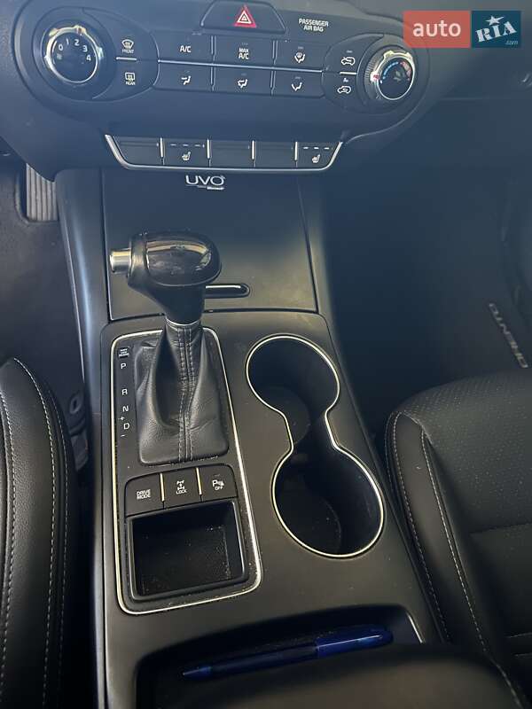 Внедорожник / Кроссовер Kia Sorento 2015 в Николаеве