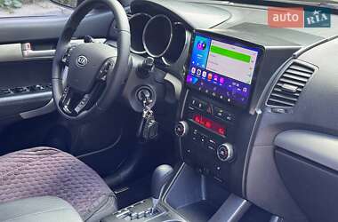 Внедорожник / Кроссовер Kia Sorento 2012 в 