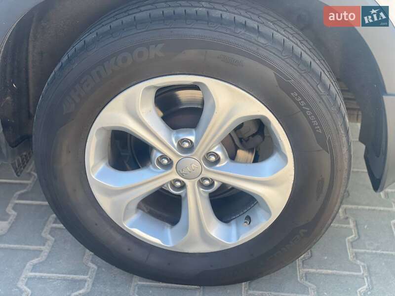 Внедорожник / Кроссовер Kia Sorento 2012 в Одессе