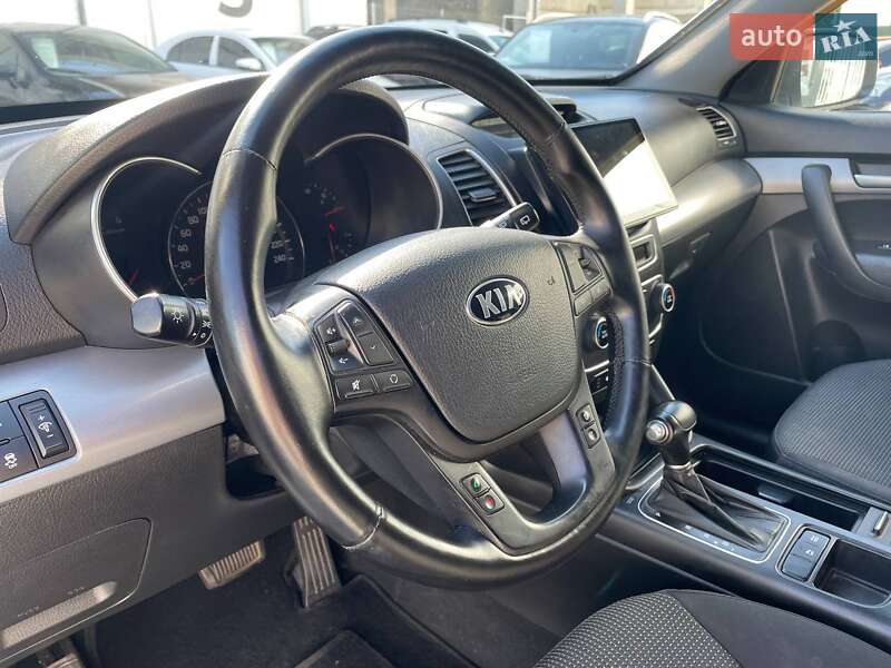 Внедорожник / Кроссовер Kia Sorento 2012 в Одессе