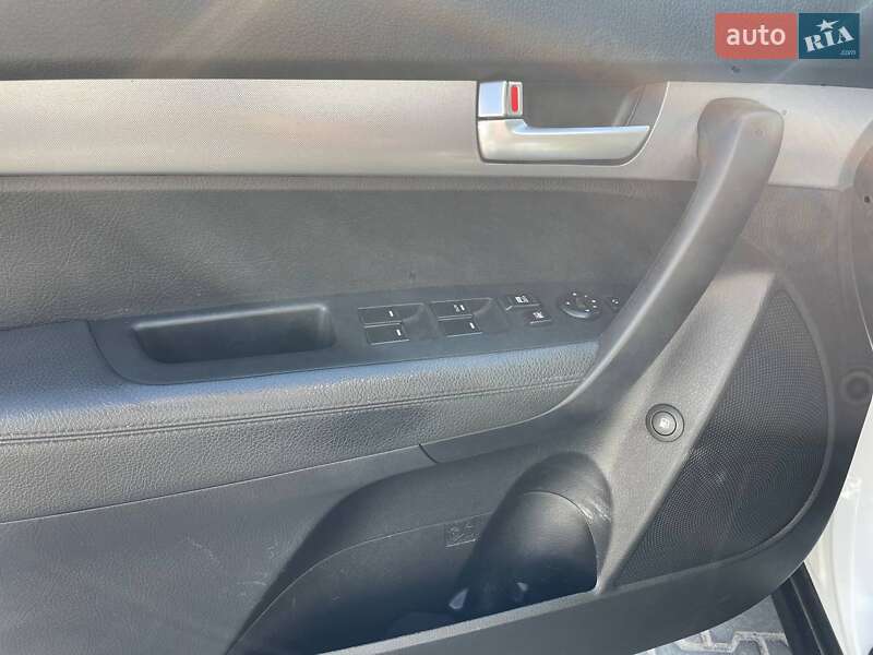 Внедорожник / Кроссовер Kia Sorento 2012 в Одессе