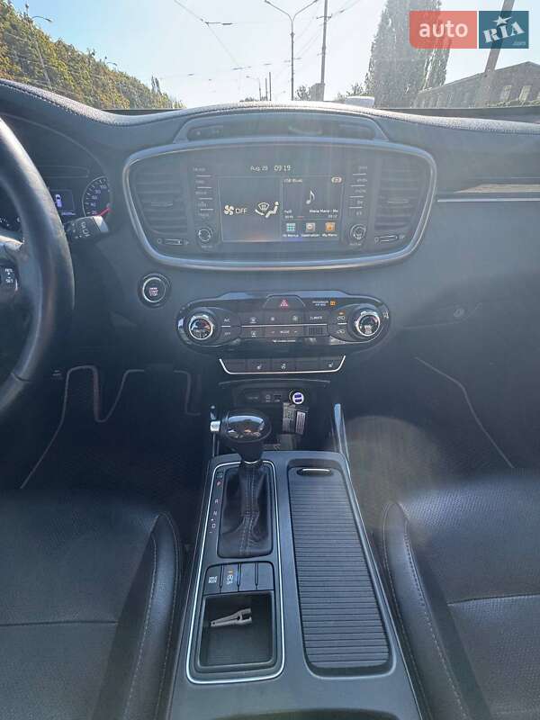 Внедорожник / Кроссовер Kia Sorento 2015 в Харькове