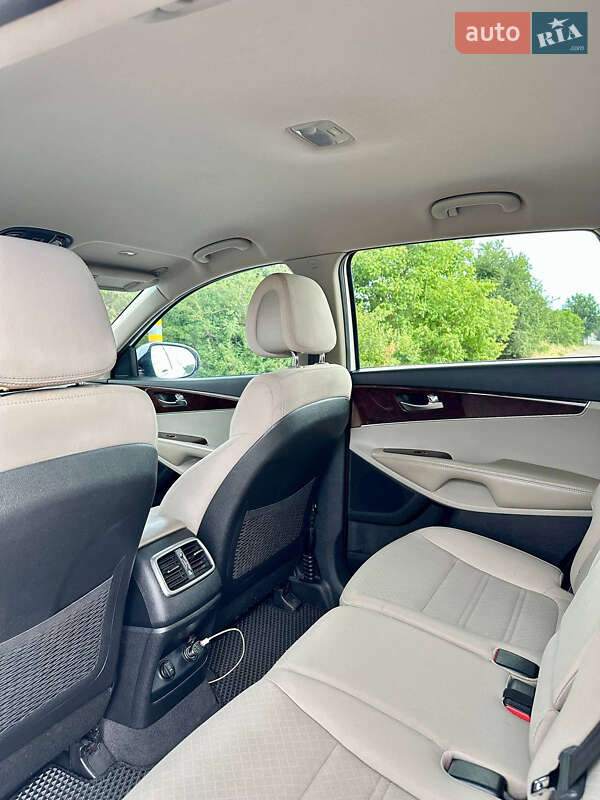 Внедорожник / Кроссовер Kia Sorento 2015 в Ивано-Франковске