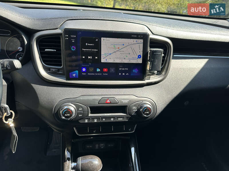 Позашляховик / Кросовер Kia Sorento 2015 в Харкові