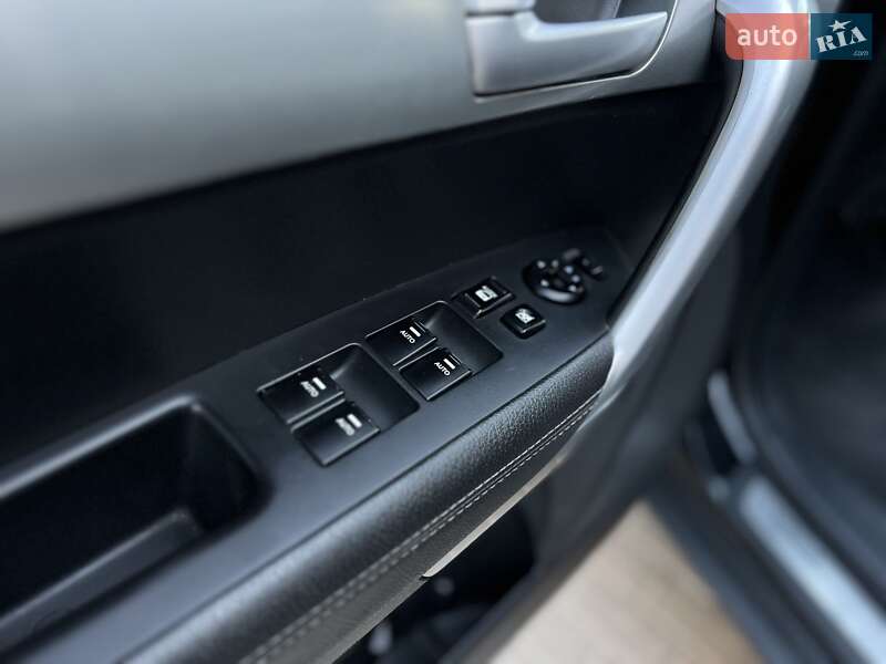 Позашляховик / Кросовер Kia Sorento 2011 в Києві