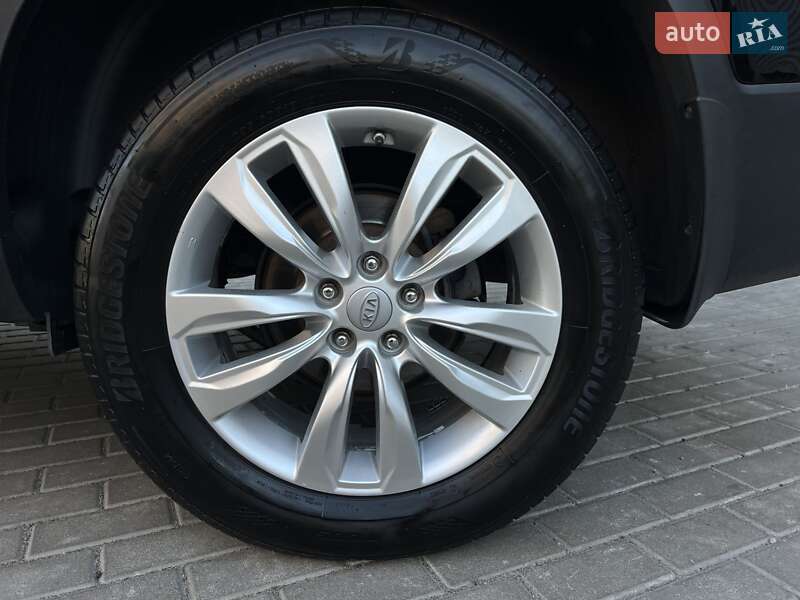 Позашляховик / Кросовер Kia Sorento 2011 в Києві