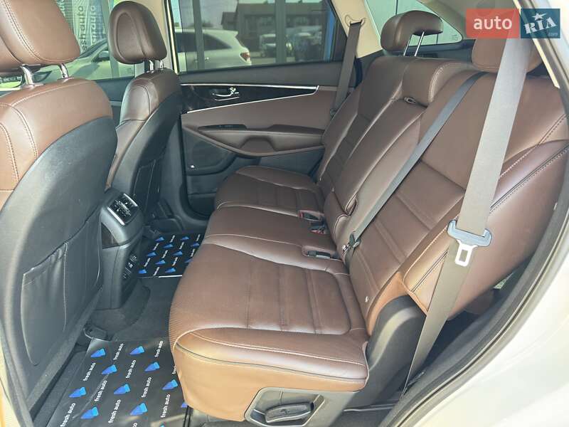 Внедорожник / Кроссовер Kia Sorento 2017 в Ровно фото 29 Внедорожник / Кроссовер Kia Sorento 2017 в Ровно