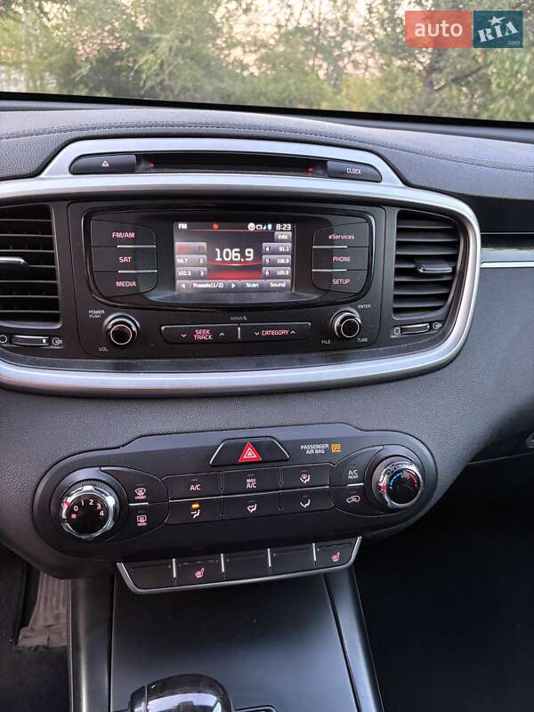 Внедорожник / Кроссовер Kia Sorento 2015 в Кривом Роге